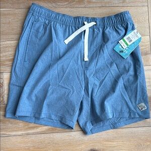 NWT Land to Water 360 Stretch Shorts size Large